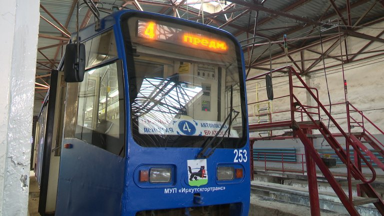 К дню рождения трамвая № 4: воспоминания первого кондуктора и вагоновожатой